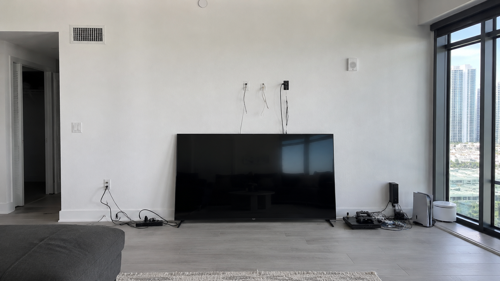 Antes — TV sin montar